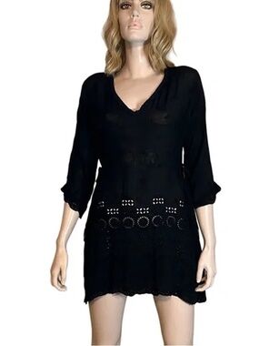 JOHNNY WAS Tunic Black Laser Cut Eyelet Lace Embroidery ¾ sleeve V-neck Sz S-M